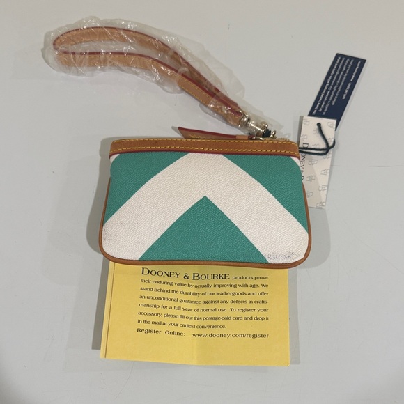 Dooney & Bourke Green and White Wristlet Dooney & Bourke pouch wallet - Picture 3 of 7